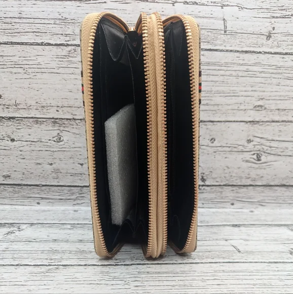 Wallet - Picture 2 of 4